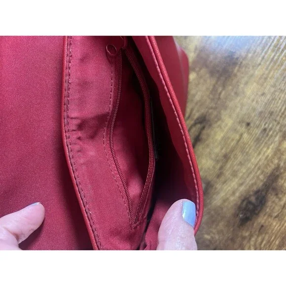 Liz Claiborne Red Crossbody Purse Gold Tone Hardware Flap Bag Classic Chic - Picture 11 of 12